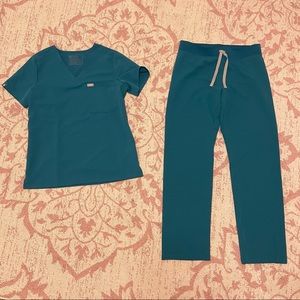 NWOT FIGS Scrubs - Small